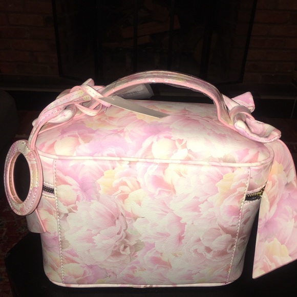 BETSEY JOHNSON Puffy Bow Train Case (Blush Floral) - Picture 6 of 9